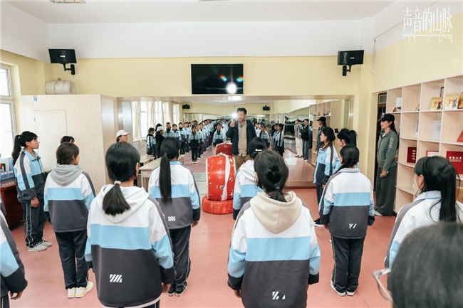从校园到舞台 2025玉树“声音的山脉”如何让非遗“活”起来(图6) 从校园到舞台 2025玉树“声音的山脉”如何让非遗“活”起来(图6)
